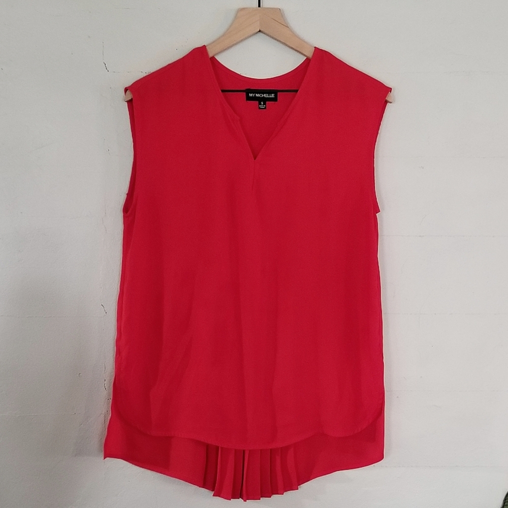 My Michelle | Pleat-back V-Neck Hi-Low Top